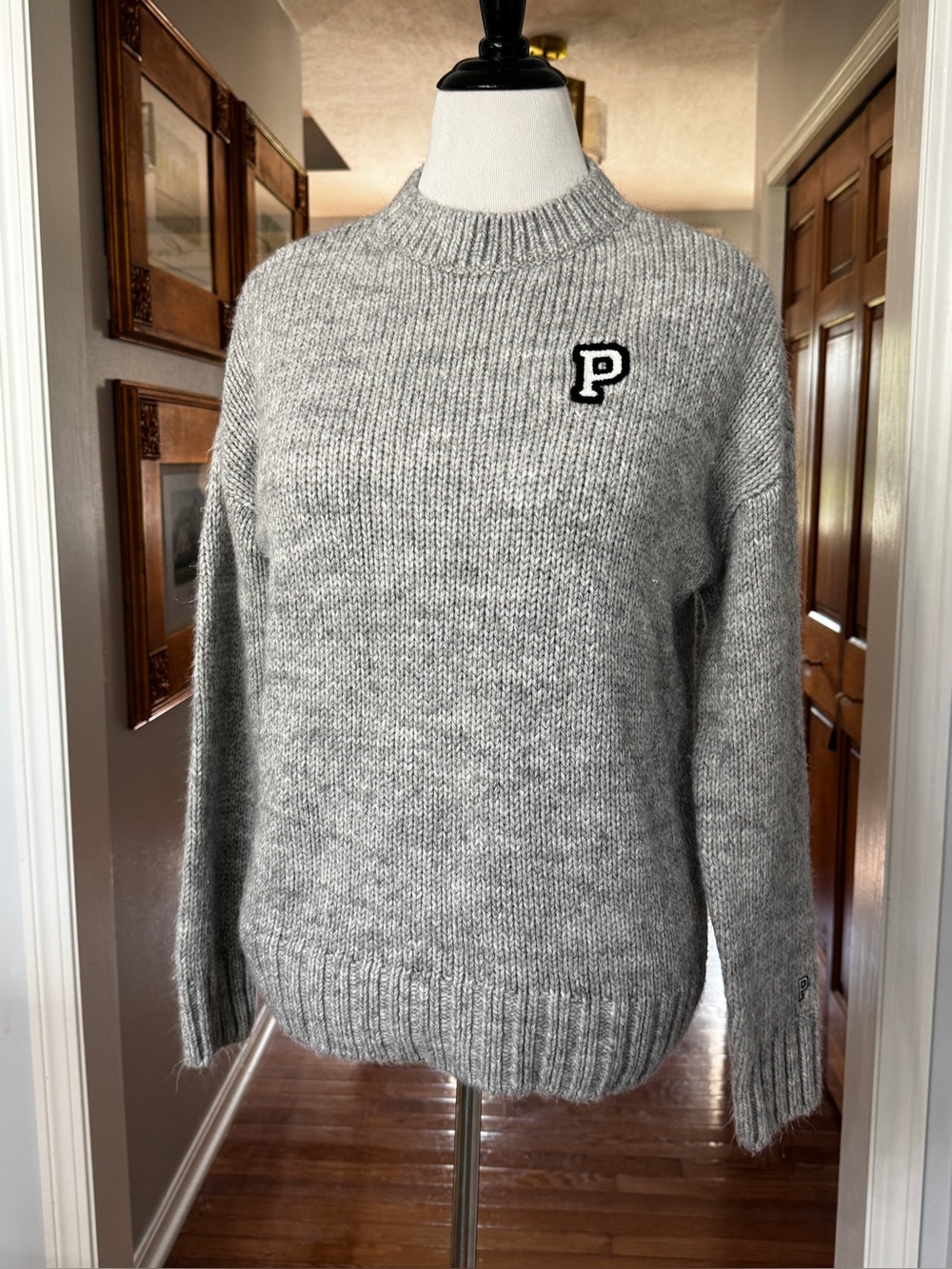 PINK Victoria’s Secret Gray Collegiate Letter‎ Sweater Medium Embroidered P